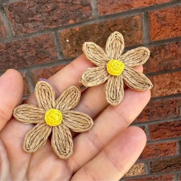 Anthropologie Bohemian Sand Sky Boho Raffia Flower Earrings - Picture 4 of 9